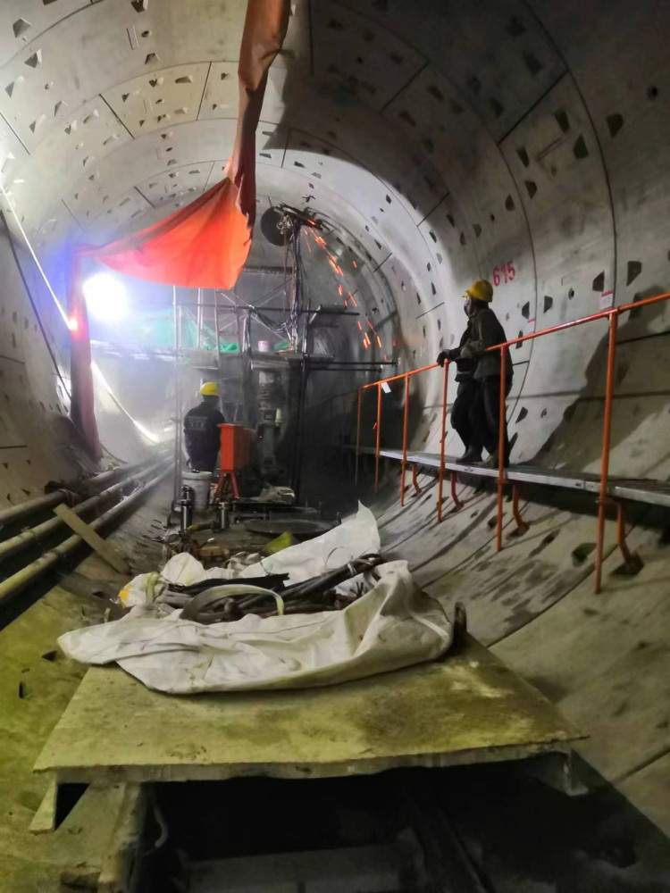 地铁站切割与地铁管片切割拆除施工指南：轨道交通地下空间高精度静力拆除技术