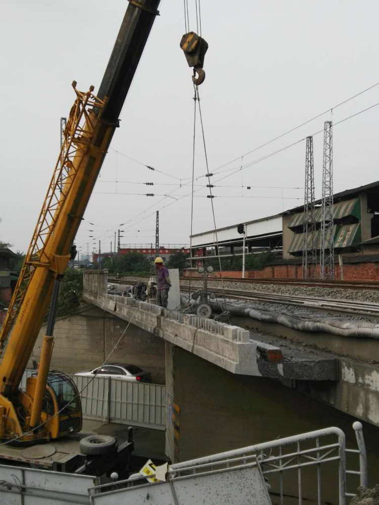 桥梁切割拆除施工工艺、流程及优势｜江西静力混凝土切割拆除方案