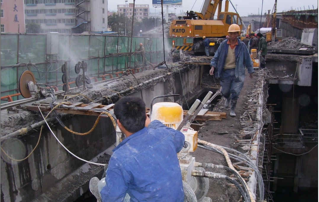 混凝土切割拆除怎么收费？江西绳锯切割、钻孔价格参考